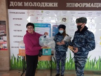 Члены ОНК Пензенской области передали теплые вещи и книги для подследственных