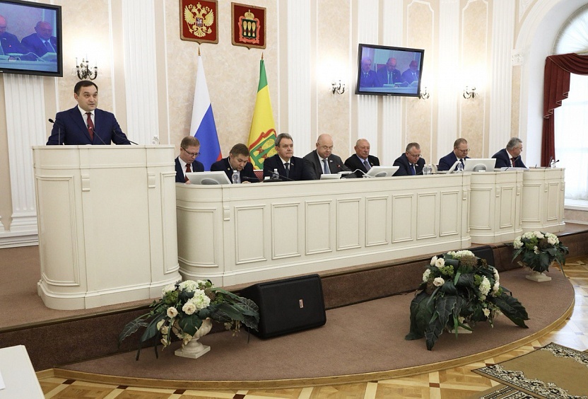 Елена Рогова приняла участие в очередной тринадцатой сессии регионального парламента